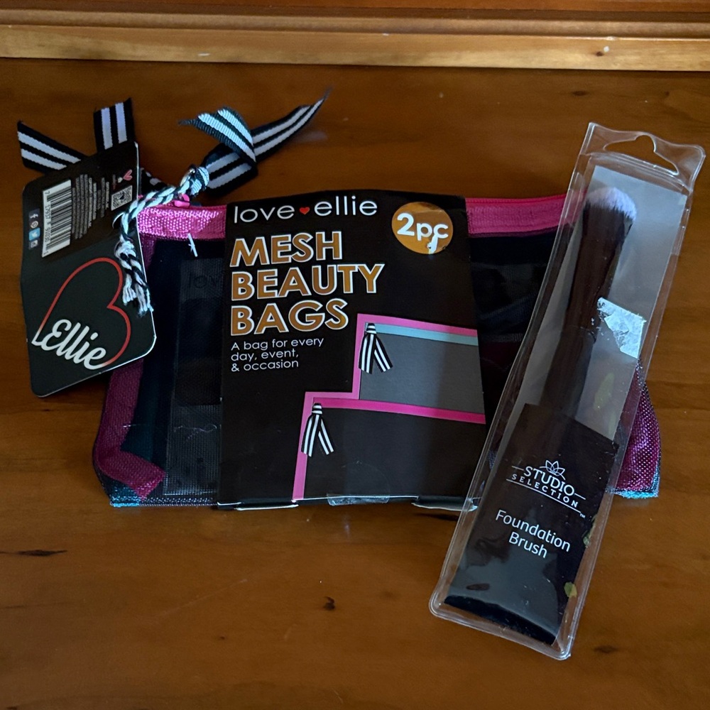 Ellie Mesh Beauty Bags & Foundation Brush - Black, Pink